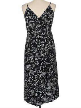 Nine West Women's Black & Off White Spaghetti Strap Slip Dress - size L.  EUC.